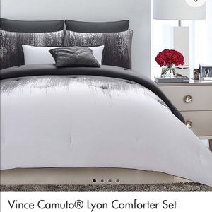 Vince Camuto Comforter Set